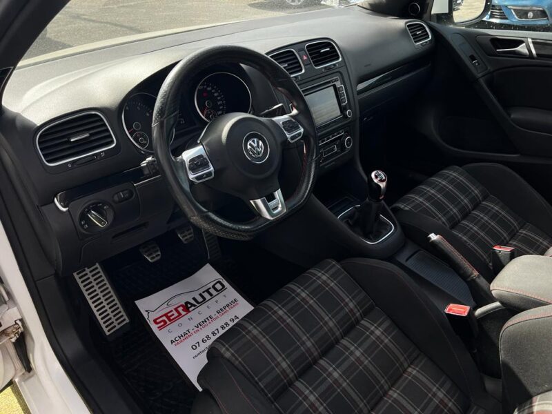 VOLKSWAGEN GOLF VI 2010