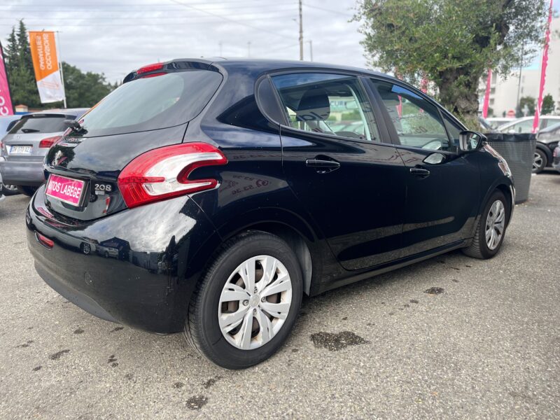 PEUGEOT 208 2013