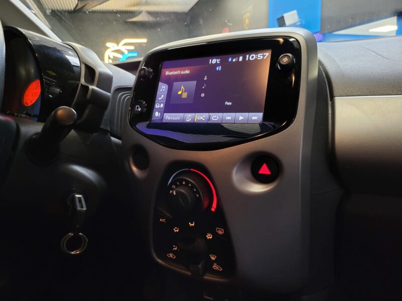 TOYOTA  AYGO 1.0 VVTi 72cv X-PLAY / APPLE CARPLAY + CAMERA 