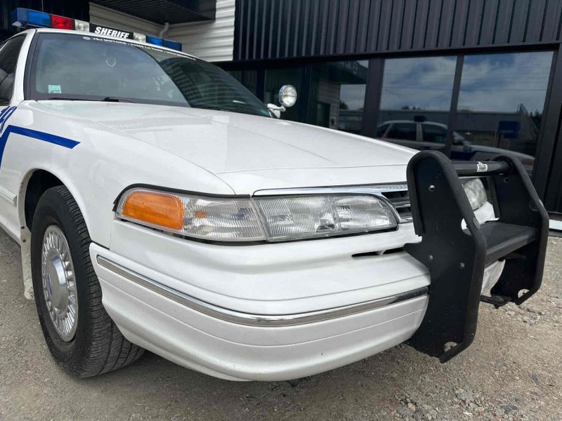 FORD CROWN VICTORIA POLICE INTERCEPTOR P71