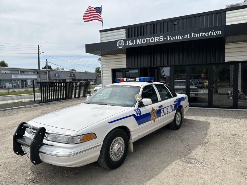 FORD CROWN VICTORIA POLICE INTERCEPTOR P71