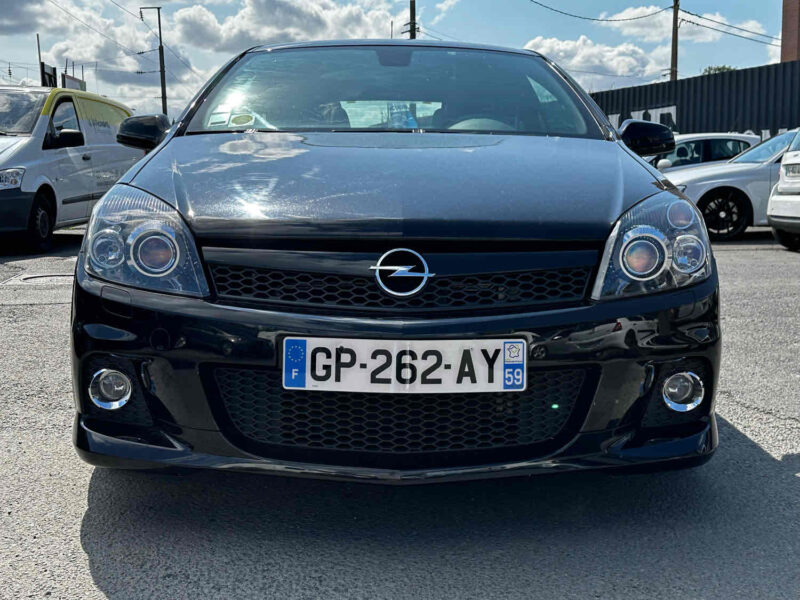 OPEL ASTRA H GTC 