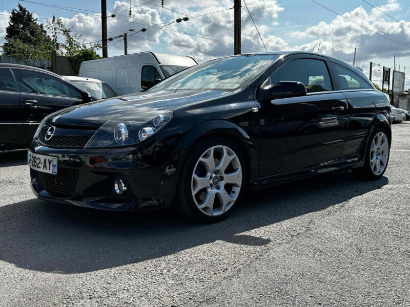 OPEL ASTRA H GTC 