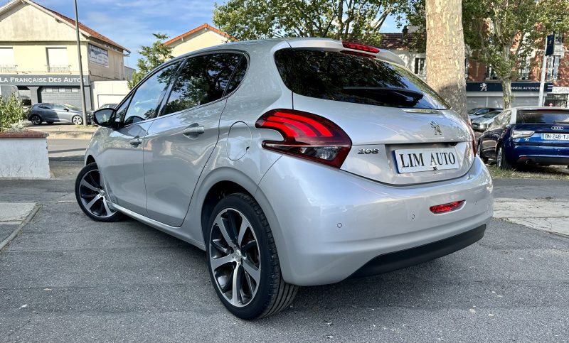 PEUGEOT 208 2018