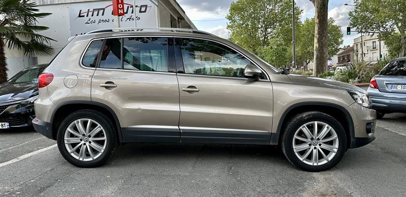 VOLKSWAGEN TIGUAN 2011