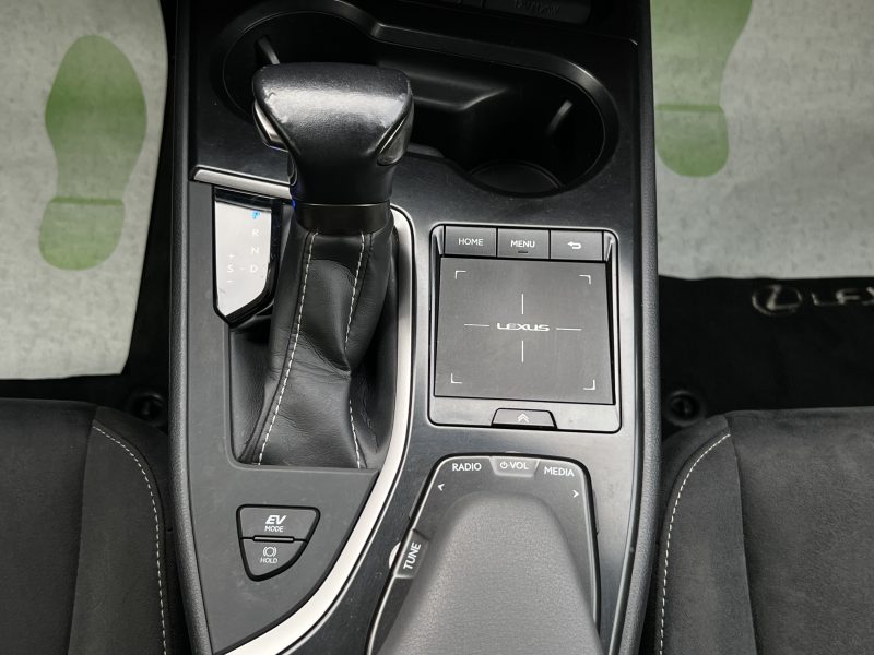 LEXUS UX 250H HYBRID 2.0 VVT-iE 184 Cv BOITE AUTO / APPLE CARPLAY ANDROID CAMERA - Garantie1an