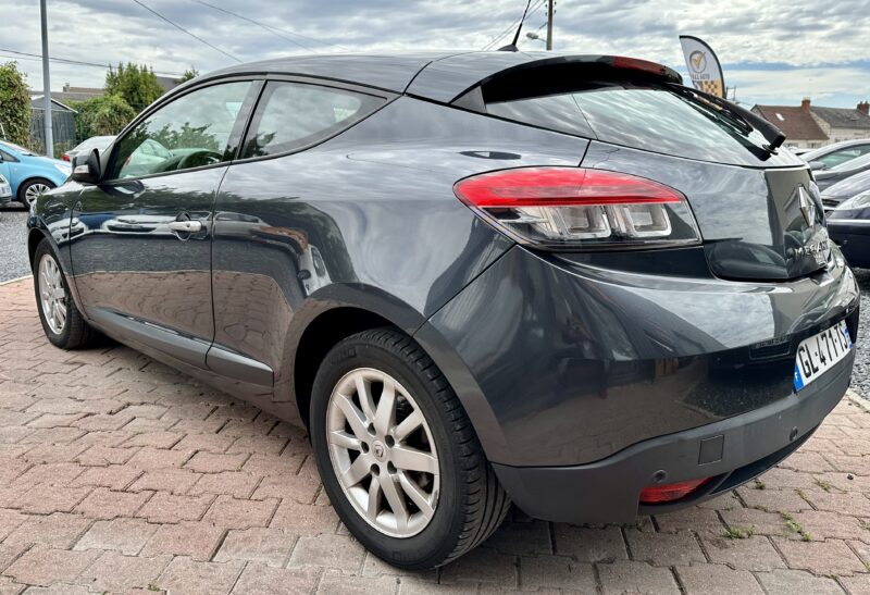 RENAULT MEGANE III Coupé 2009