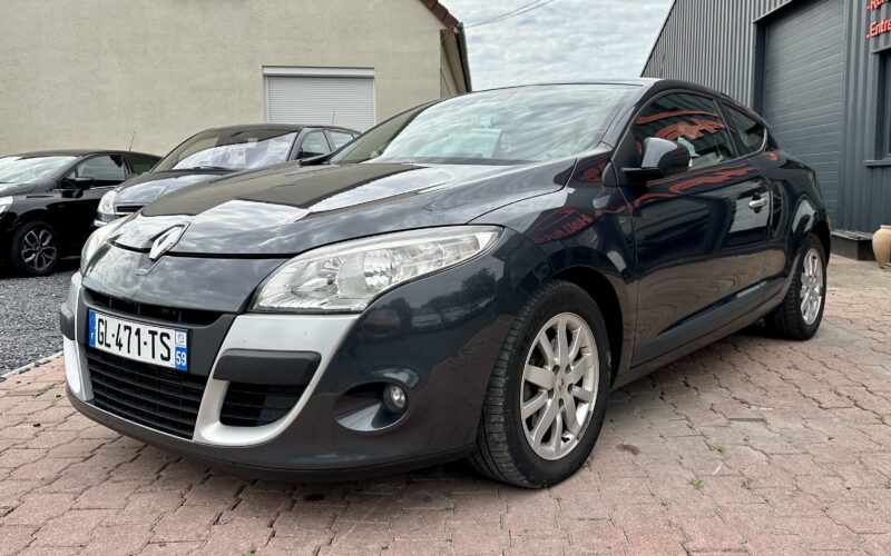 RENAULT MEGANE III Coupé 2009