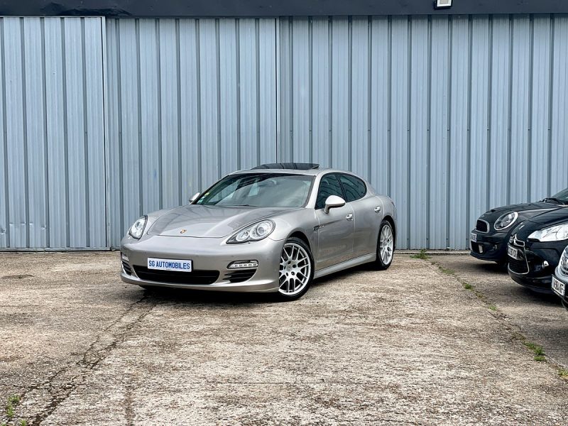 PORSCHE PANAMERA 2012