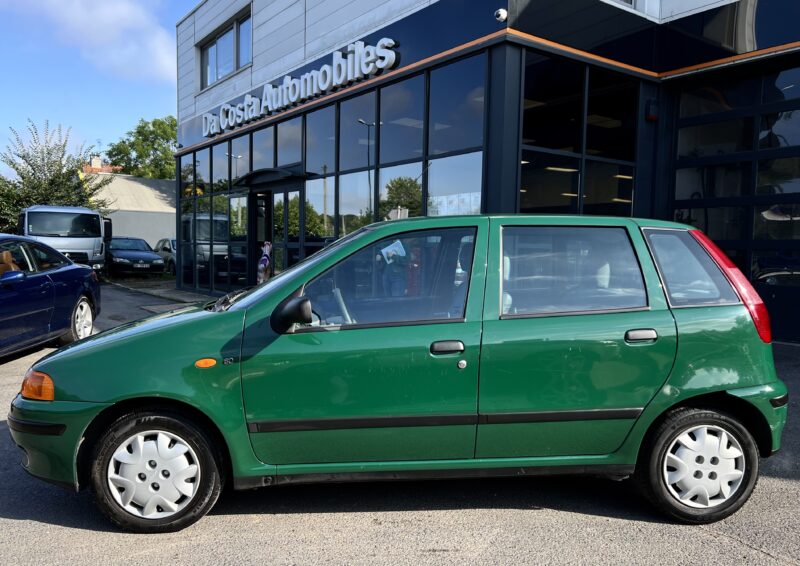 FIAT PUNTO 1.2 60 Cv 1ERE MAIN / BOITE AUTOMATIQUE CLIMATISATION 25 700 Kms Réels - Garantie1an