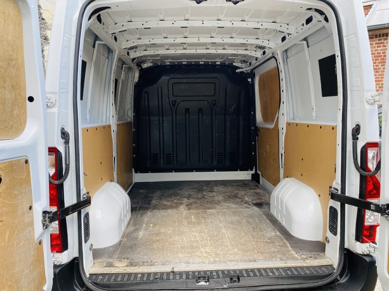 RENAULT MASTER III Camionnette 2019