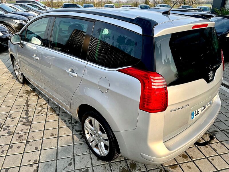 PEUGEOT 5008 2.0L 150CH 7PLACE PACK EXCLUSIVE