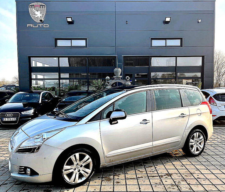 PEUGEOT 5008 2.0L 150CH 7PLACE PACK EXCLUSIVE