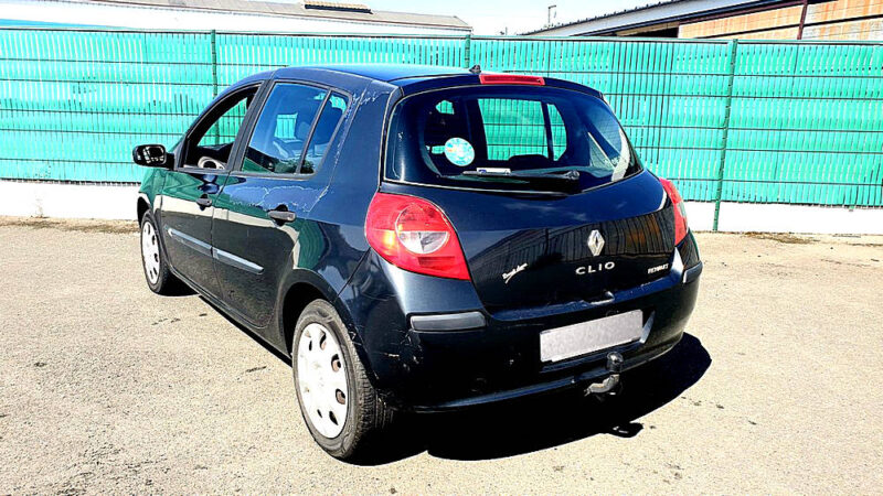 RENAULT CLIO III Confort Dynamique 1.5 dCi 85