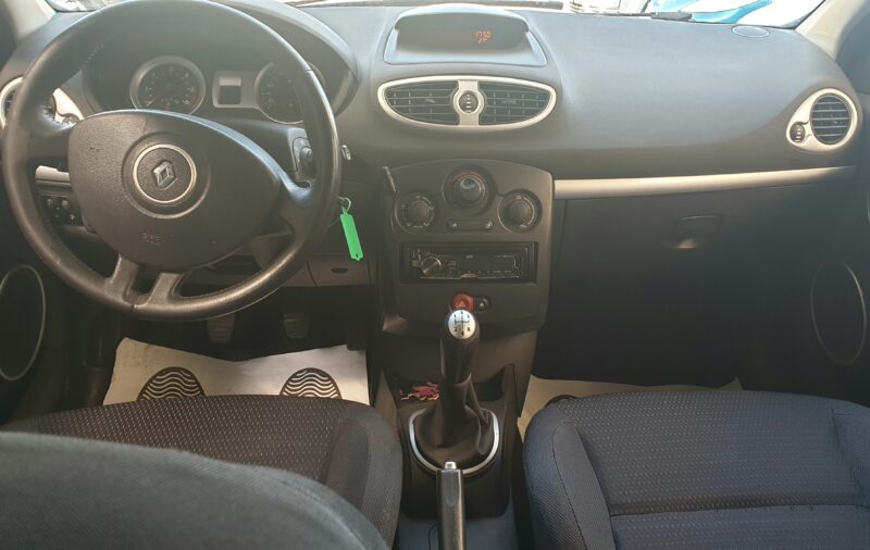 RENAULT CLIO III Confort Dynamique 1.5 dCi 85