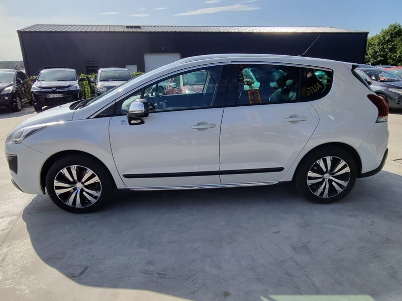 PEUGEOT 3008 2.0 HDi Hybrid4 200