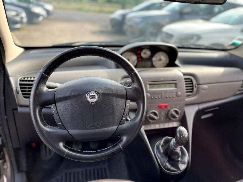 LANCIA YPSILON 2006