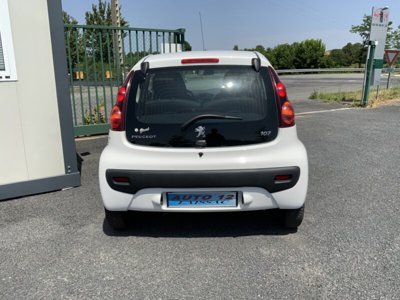 PEUGEOT 107 2014