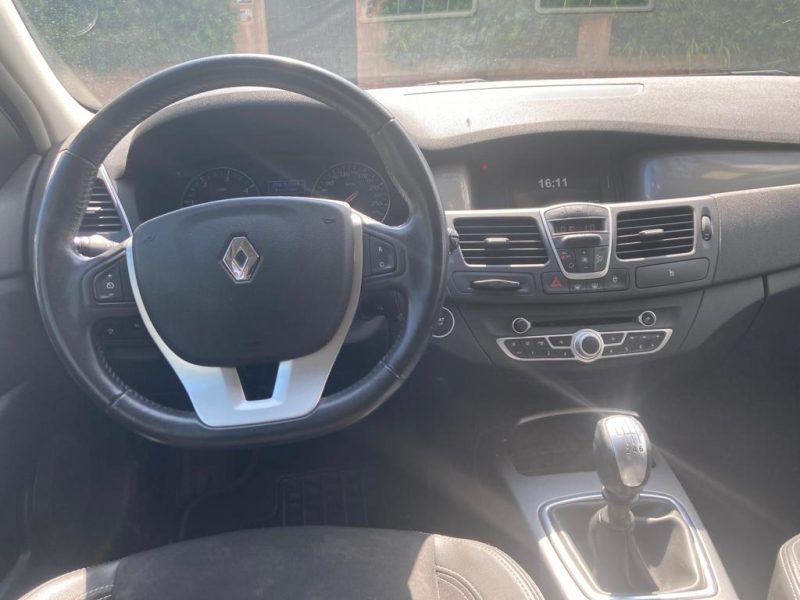 RENAULT LAGUNA 1.5 dci 130 ch business  2012