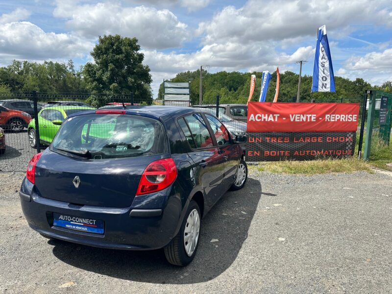 RENAULT CLIO III 2007 - 66260 KM