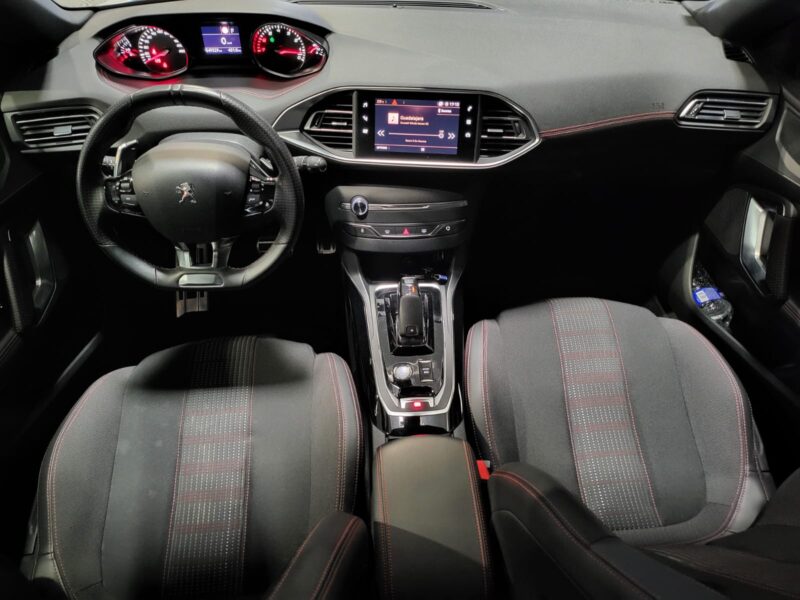 PEUGEOT 308 1.2 130cv GT LINE Black Edition , Caméra 360 , AppleCarplay 