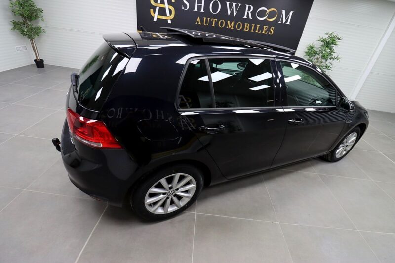 VOLKSWAGEN GOLF 2015