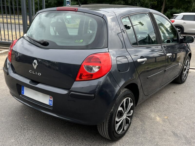 RENAULT CLIO 1.5 DCI 70 Cv 5 PORTES / CLIMATISATION - Garantie1an