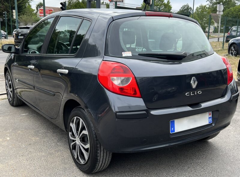 RENAULT CLIO 1.5 DCI 70 Cv 5 PORTES / CLIMATISATION - Garantie1an