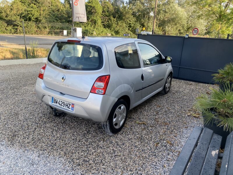 RENAULT TWINGO II 2011