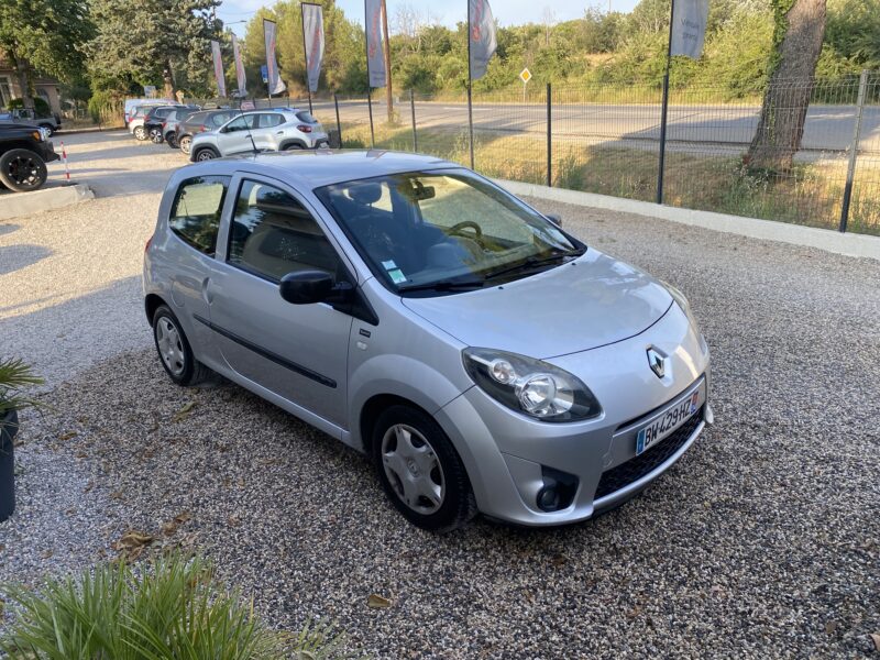 RENAULT TWINGO II 2011