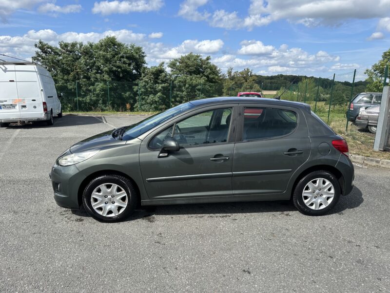 PEUGEOT 207 2009