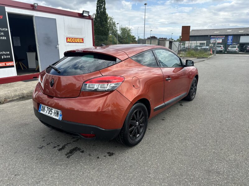 RENAULT MEGANE III Coupé 2010