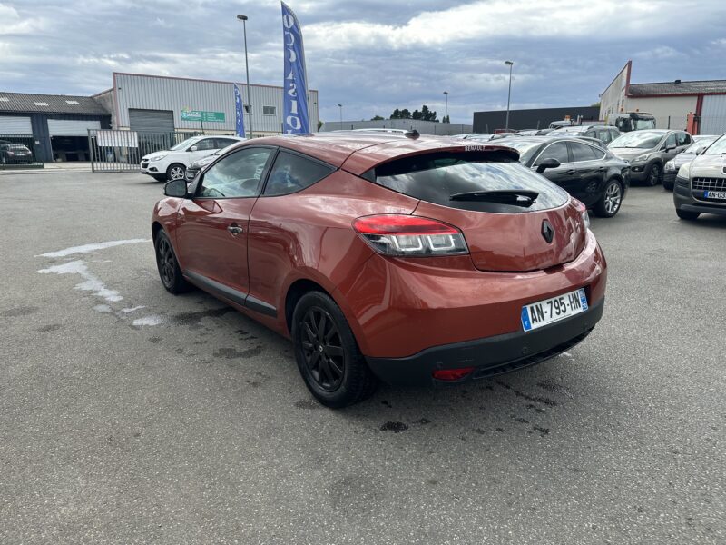 RENAULT MEGANE III Coupé 2010