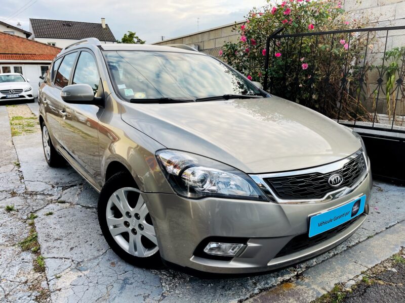 KIA CEE\'D SW 2010