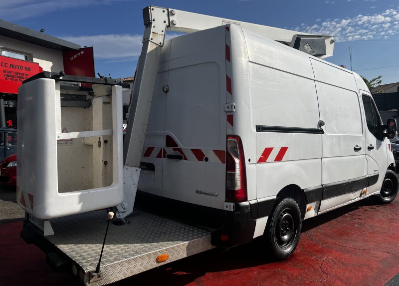 RENAULT MASTER III Camionnette 2011