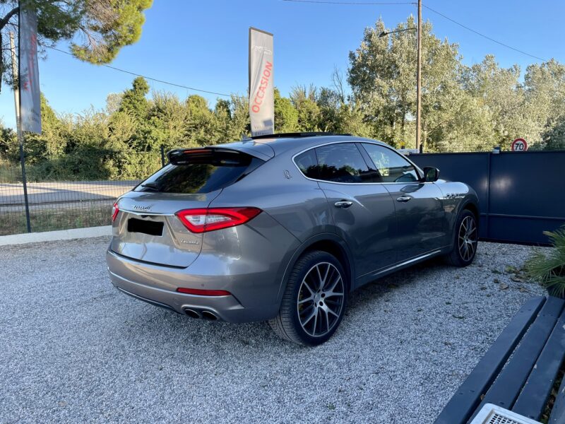 MASERATI LEVANTE SUV 2016