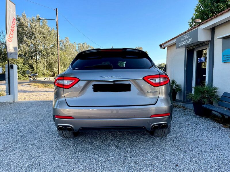 MASERATI LEVANTE SUV 2016