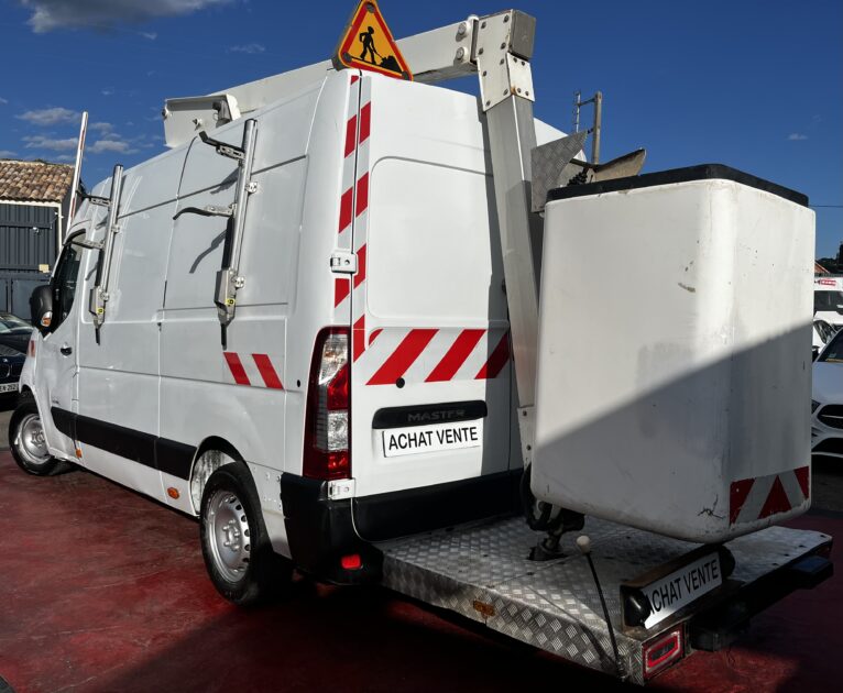 RENAULT MASTER III Camionnette 2011