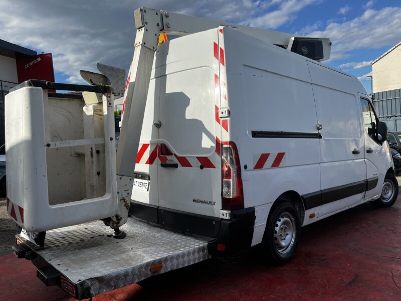 RENAULT MASTER III Camionnette 2011