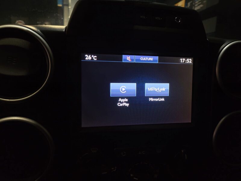 PEUGEOT PARTNER 1.6 BlueHDi 100cv Style 5p // APPLE CARPLAY/MIRROR LINK/RADAR-AR