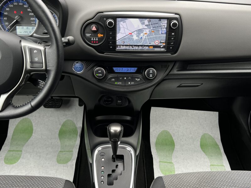 TOYOTA YARIS III (2) HYBRID 1.5 75 Cv 100h BOITE AUTOMATIQUE GPS BLUETOOTH REGULATEUR - Garantie1an