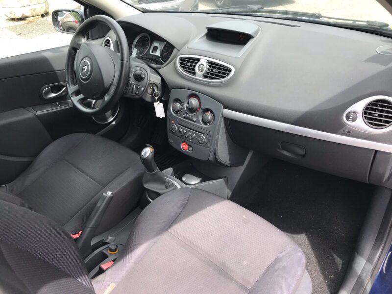 CLIO III - 1.6 i 16V 111cv DYNAMIQUE - GARANTIE 6 MOIS