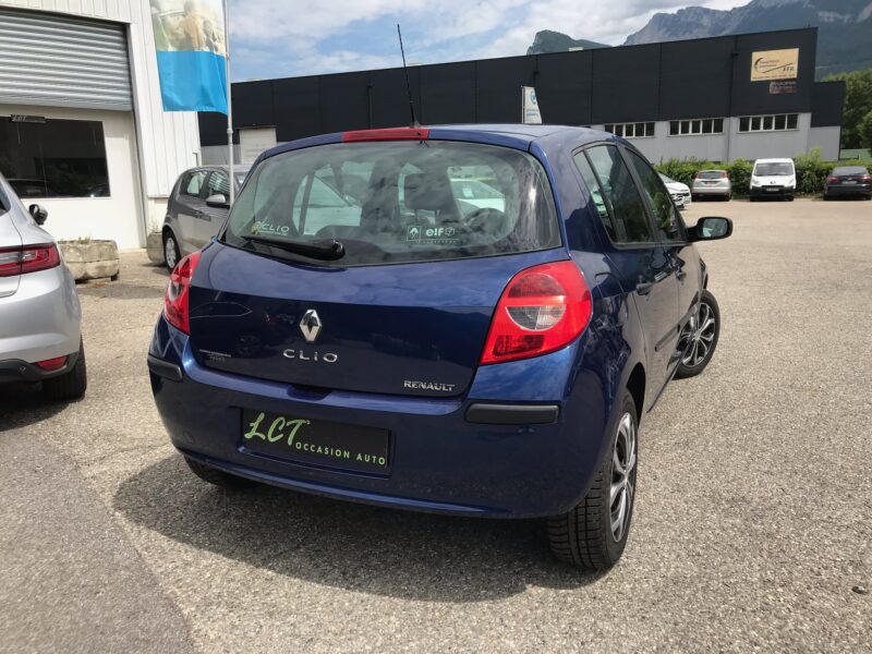 CLIO III - 1.6 i 16V 111cv DYNAMIQUE - GARANTIE 6 MOIS