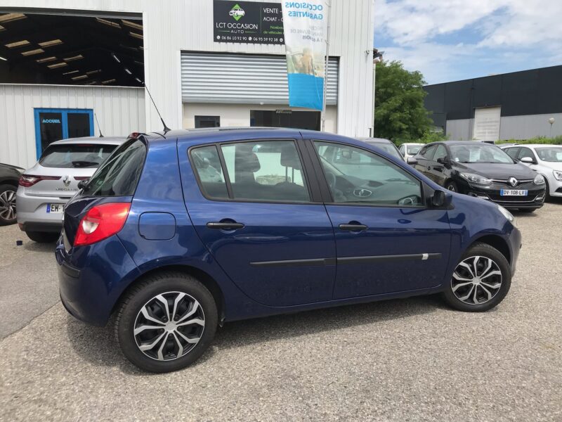 CLIO III - 1.6 i 16V 111cv DYNAMIQUE - GARANTIE 6 MOIS