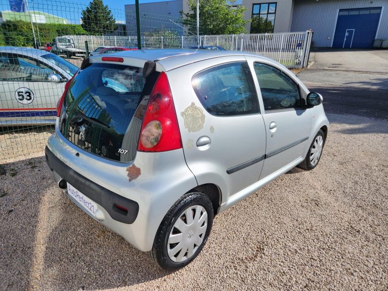 PEUGEOT 107 2005