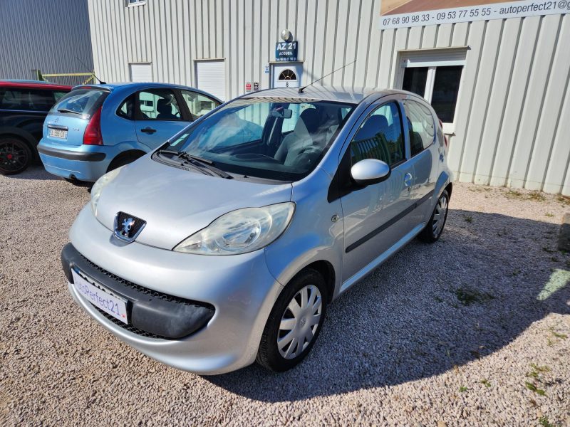 PEUGEOT 107 2005