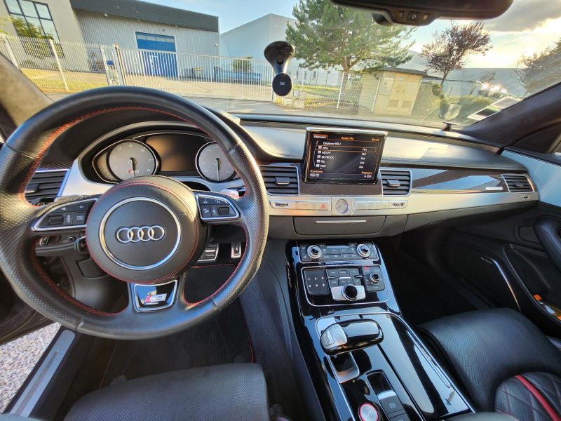 AUDI A8 D4 2016