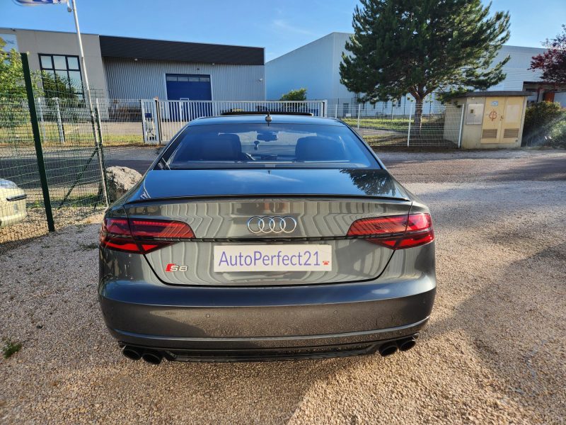 AUDI A8 D4 2016