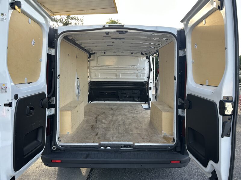 RENAULT TRAFIC 2021