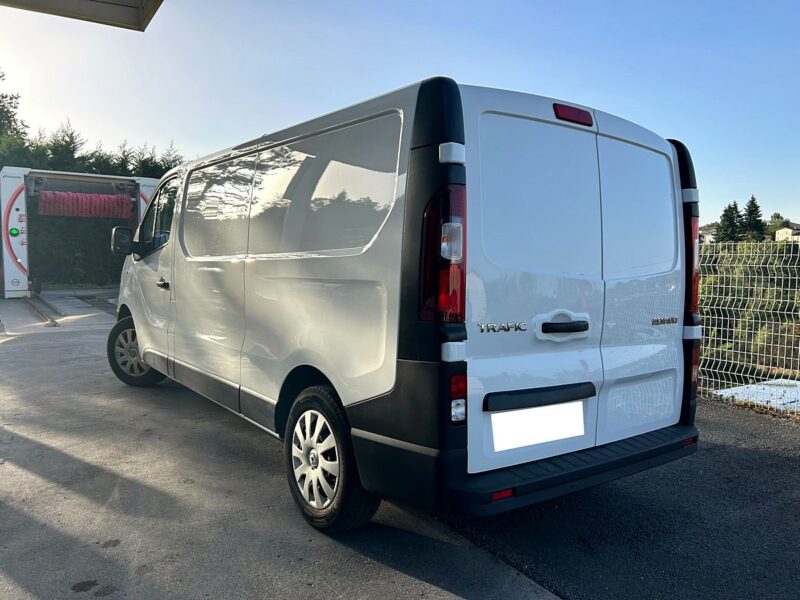 RENAULT TRAFIC 2021